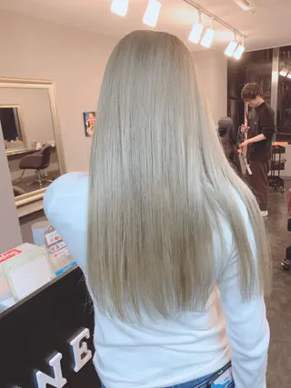 ロング stylist ネネのヘアスタイル