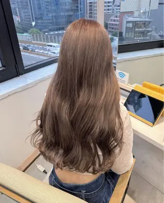ロング カラー 梅田 ハイトーン shionのヘアスタイル