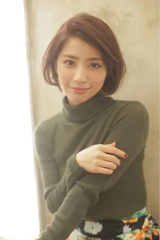 ショート カラー エイト ウメダのヘアスタイル
