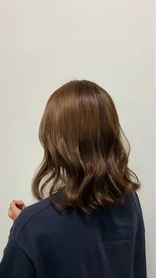 ミディアム 松井 詩織のヘアスタイル