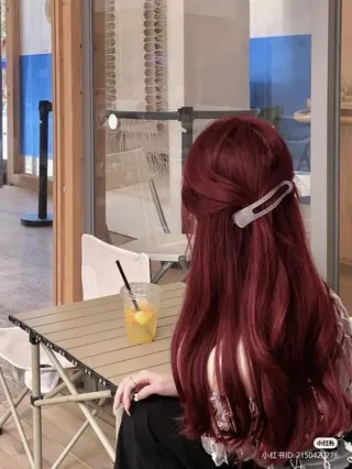 カラー 透けるやわらか艶髪♡ ナチュラルストレートのヘアスタイル