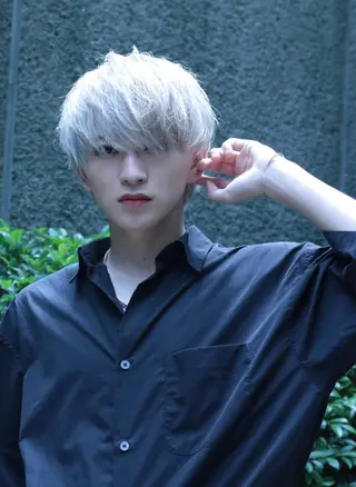 ショート カラー メンズ 飯塚 想のヘアスタイル