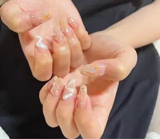 ネイル ちゅるんネイル🪄 耳ツボジュエリー🔗のネイルデザイン