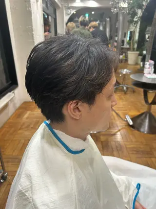 ショート メンズ ツヤ髪💫髪質改善 透明感カラー仁平創太のヘアスタイル