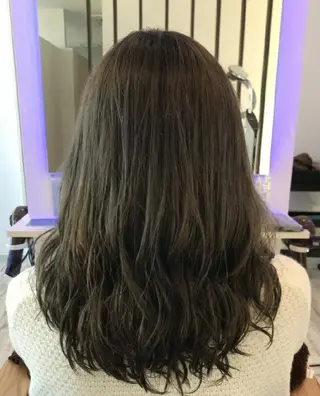 セミロング カラー パーマ 小林 伸行のヘアスタイル