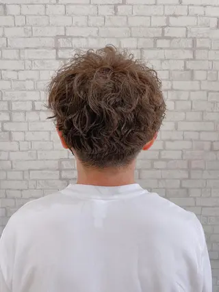 ショート パーマ ヘアアレンジ メンズ ブリーチなし艶カラー 東家のヘアスタイル