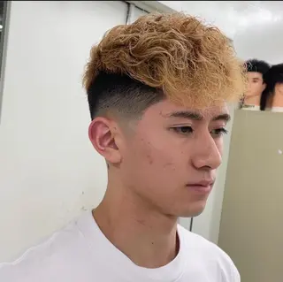 ショート 新宿スキンフェード 佐藤京介のヘアスタイル
