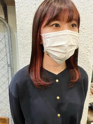 ミディアム カラー 坂田 友梨奈のヘアスタイル