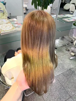 カラー ハイトーン/ブリーチ 🤍足立里湖のヘアスタイル