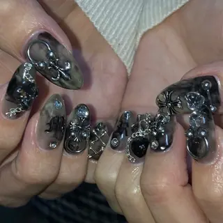 ネイル kana/モード ・グランジ⛓🎼のネイルデザイン