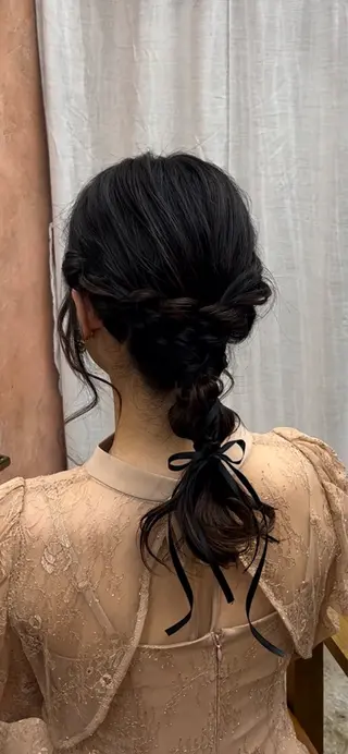 セミロング ヘアアレンジ ともざねゆか UniQのヘアスタイル