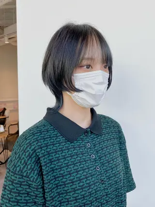 ミディアム 大阪ウルフカット ハッシュカットのヘアスタイル
