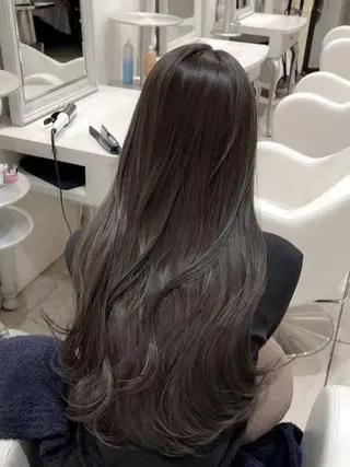 ロング カラー SOYON星ヶ丘所属・👟SOYONトレン ドヘアともし🩶のヘアスタイル