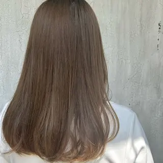 セミロング カラー 佐伯 真奈のヘアスタイル