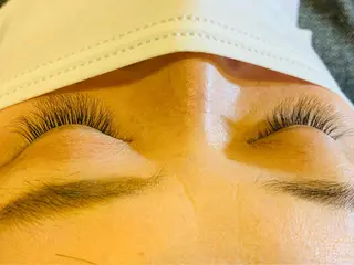 マツエク・マツパ 舟橋 瑞稀のヘアスタイル