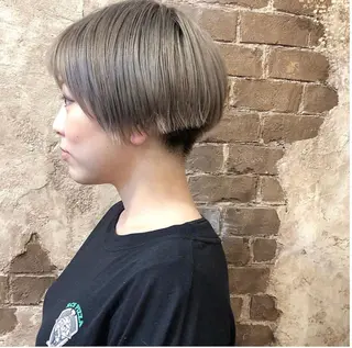 ショート カラー ブリーチ、パーマ 西部笑のヘアスタイル