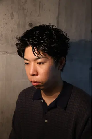 ショート パーマ メンズ 大阪梅田メンズサロン メンズパーマ荒川琢磨のヘアスタイル