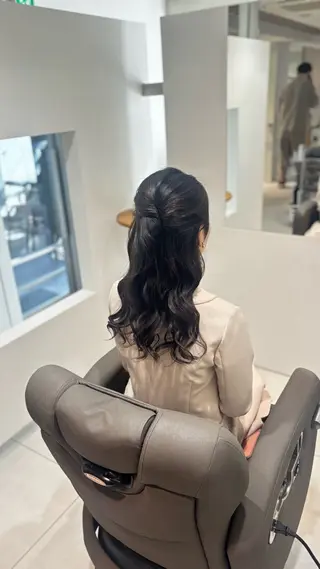 ロング 白土 さくらのヘアスタイル