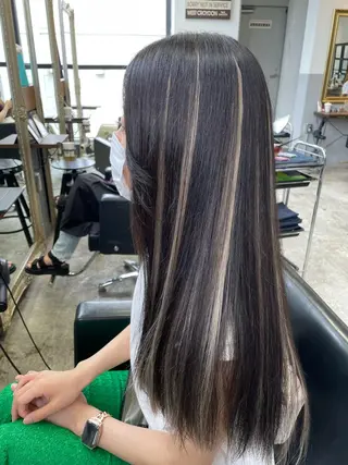 セミロング 大内 志穂のヘアスタイル