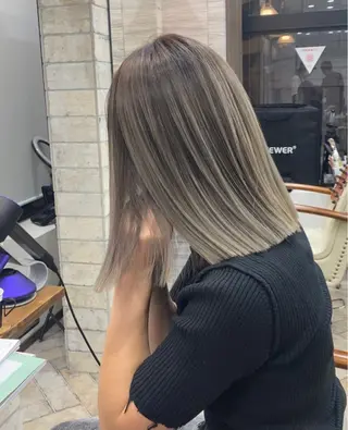 ミディアム カラー パーマ ヘアアレンジ メンズ キッズ ネイル マツエク・マツパ ハイライト、レイヤー カット/西梅田/中西のヘアスタイル