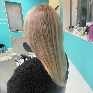 セミロング カラー Natsuki🤍 透明感×艶カラー🫧のヘアスタイル
