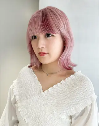 ミディアム カラー Qin share salon 原宿店所属・🫧艶ハイトーン 特化🫧ライヤのヘアスタイル
