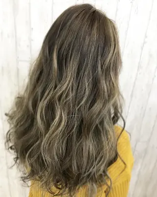ロング ＦＵＮＩＣ ファニックのヘアスタイル