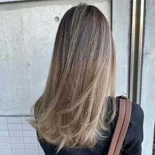 ミディアム カラー 小顔カット✨ 透明感カラーのヘアスタイル