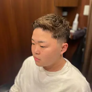 ショート メンズ 海老原 コウのヘアスタイル