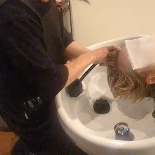 スパニスト 中川のヘアスタイル