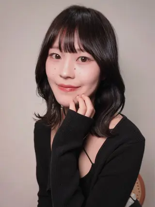 セミロング コテ巻き/パーマ/艶 透明感/荻原凜太郎のヘアスタイル