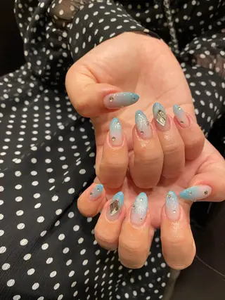 ネイル EARTH coiffure beaute 東松山店所属・町田 杏花のネイルデザイン