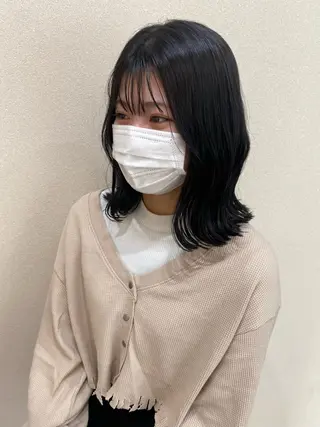 ミディアム mina .のヘアスタイル