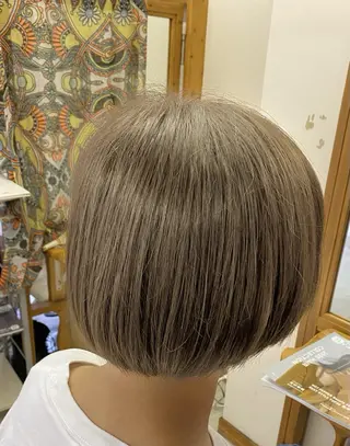 ショート カラー CRADLE Takeuchiのヘアスタイル