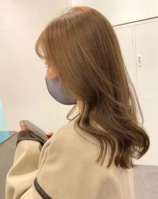 セミロング カラー 艶ハイトーンブリーチ 🌈小林侑雅のヘアスタイル