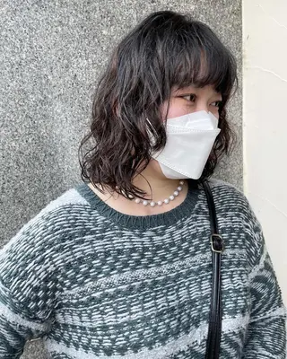 ミディアム パーマ tomo🍒パーマ ハイトーン似合わせのヘアスタイル