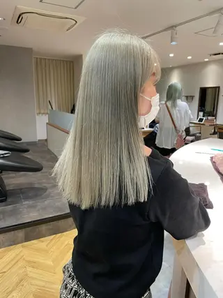 セミロング カラー Aster れおんのヘアスタイル