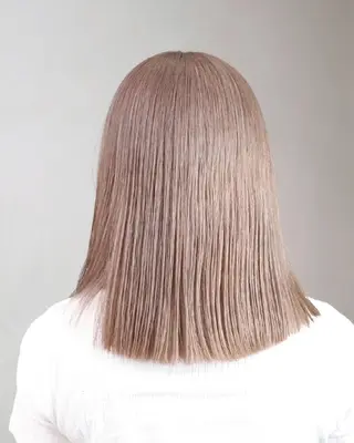 カラー ミディアム Armoire所属・安藤悠里/ハイトーン /デザインカラーのヘアスタイル