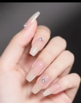 ネイル 長さ出しMORNAIL所属・長出し専門 パーツのネイルデザイン