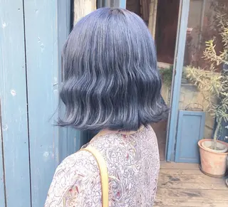 ショート カラー ブリーチ、パーマ 西部笑のヘアスタイル