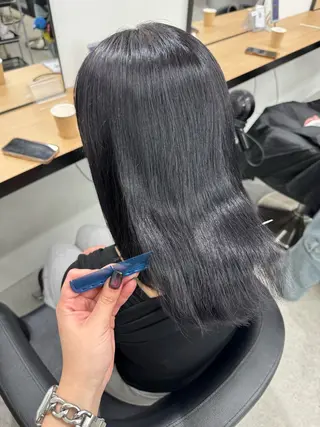 ロング カラー 暗髪🩶ラベンダー/ ブルー/ユウナ🤍のヘアスタイル