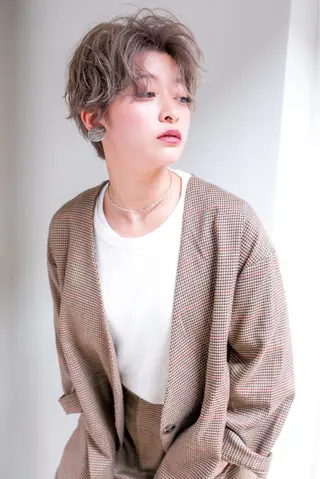 ショート カラー パーマ Lond re Maison.原宿のヘアスタイル