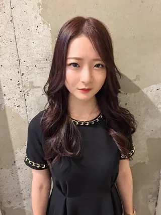 ミディアム カラー AILEE所属・ウルフカット レイヤーカット上柿のヘアスタイル