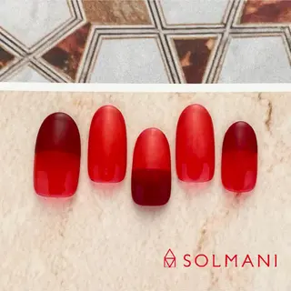 ネイル SOLMANI 予約担当のネイルデザイン