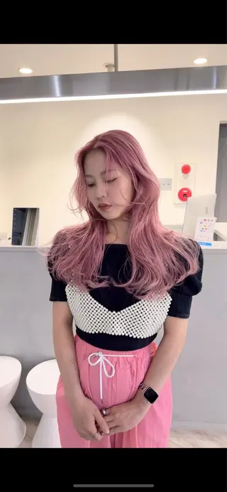 ロング 🎀ハイトーン特化 konomi🎀のヘアスタイル