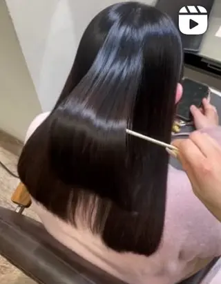 セミロング CYAN by artefice所属・安達 萌花のヘアスタイル