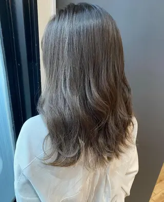 セミロング カラー YUNA ユウナのヘアスタイル