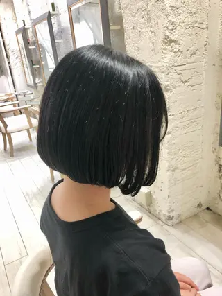 ショート カラー レイヤー/韓国 ハイトーン興津史弥のヘアスタイル