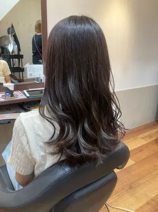 ロング MOLLASALON 浅香山店所属・ツジ モモカのヘアスタイル