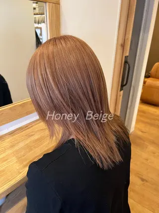 ミディアム 艶ハイトーン🔆 ️️️安座間 希のヘアスタイル